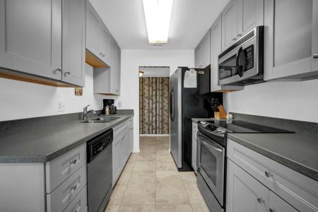 558 N Driftwood Bay