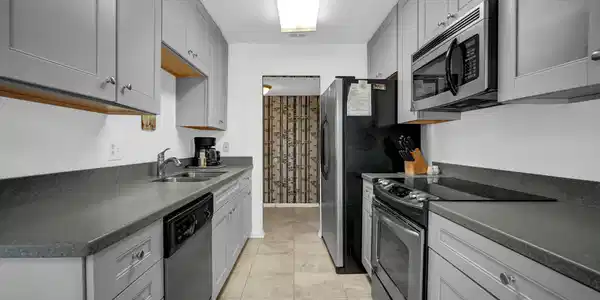 558 N Driftwood Bay