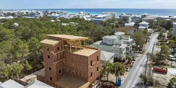 Image 2: 3 Levels + Rooftop Terrace