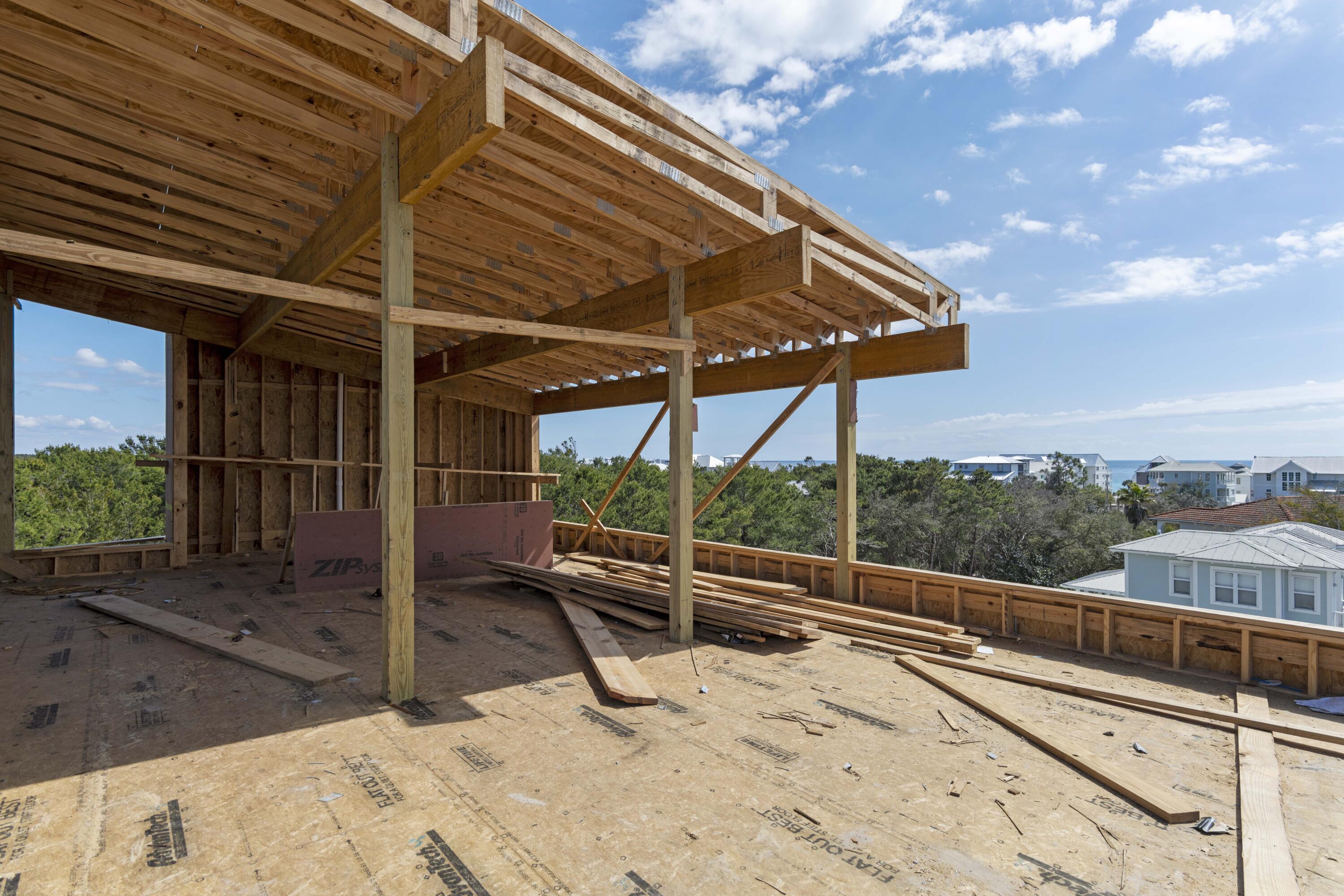 Image 4: Expansive Rooftop Terrace