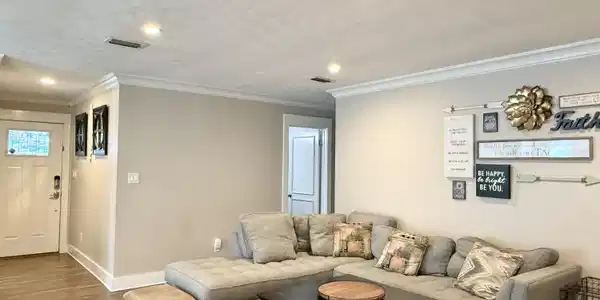 Image 3: Living Area