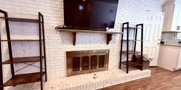 Image 4: Fireplace