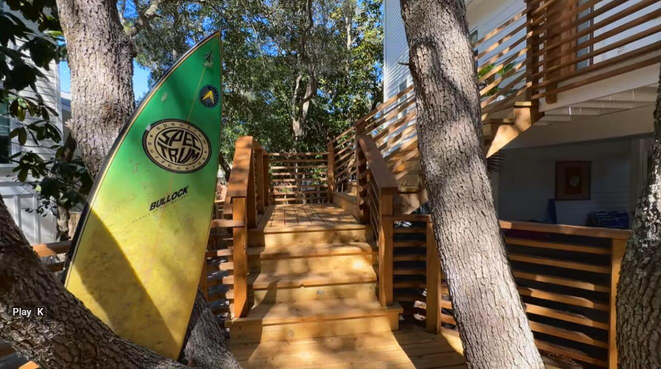 Image 1: Surfboard Entrance