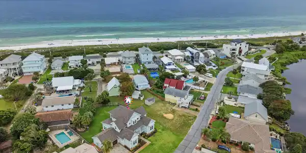 Image 3: Short Distance to the beach
