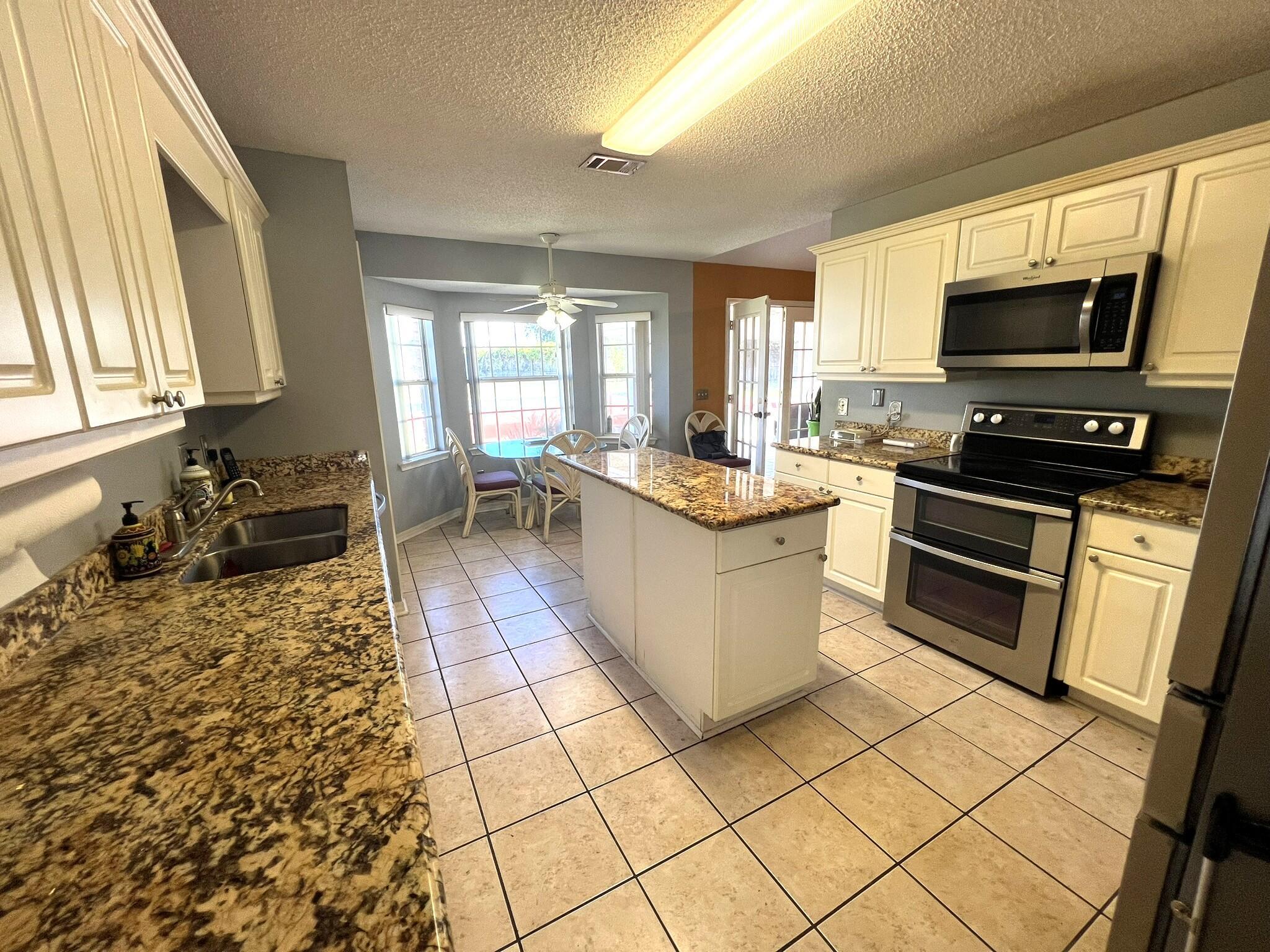 Image 2: Kitchen