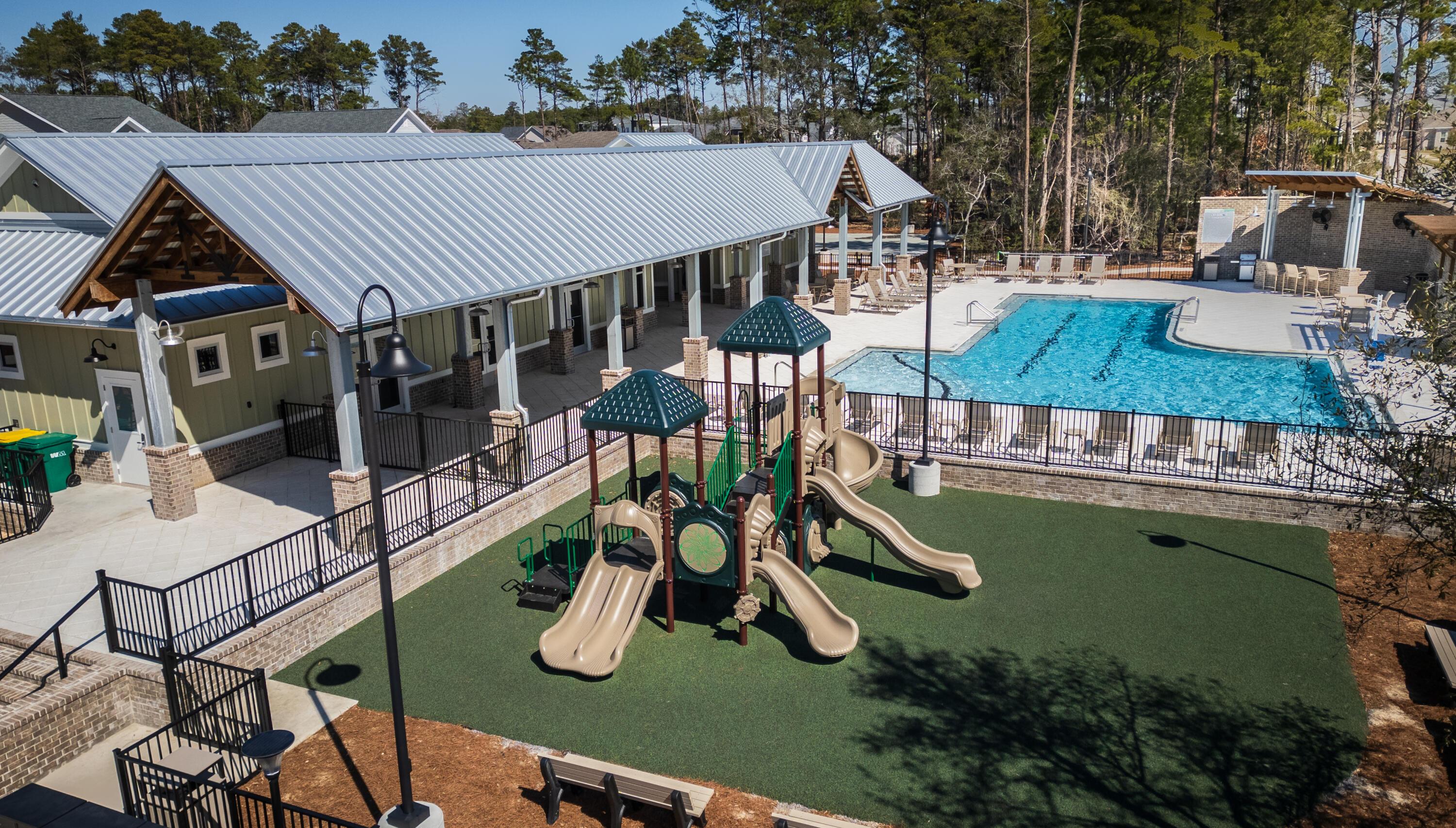 Image 4: DMC Clubhouse-27