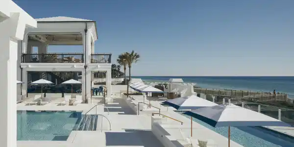 Image 3: 2-Beach Club