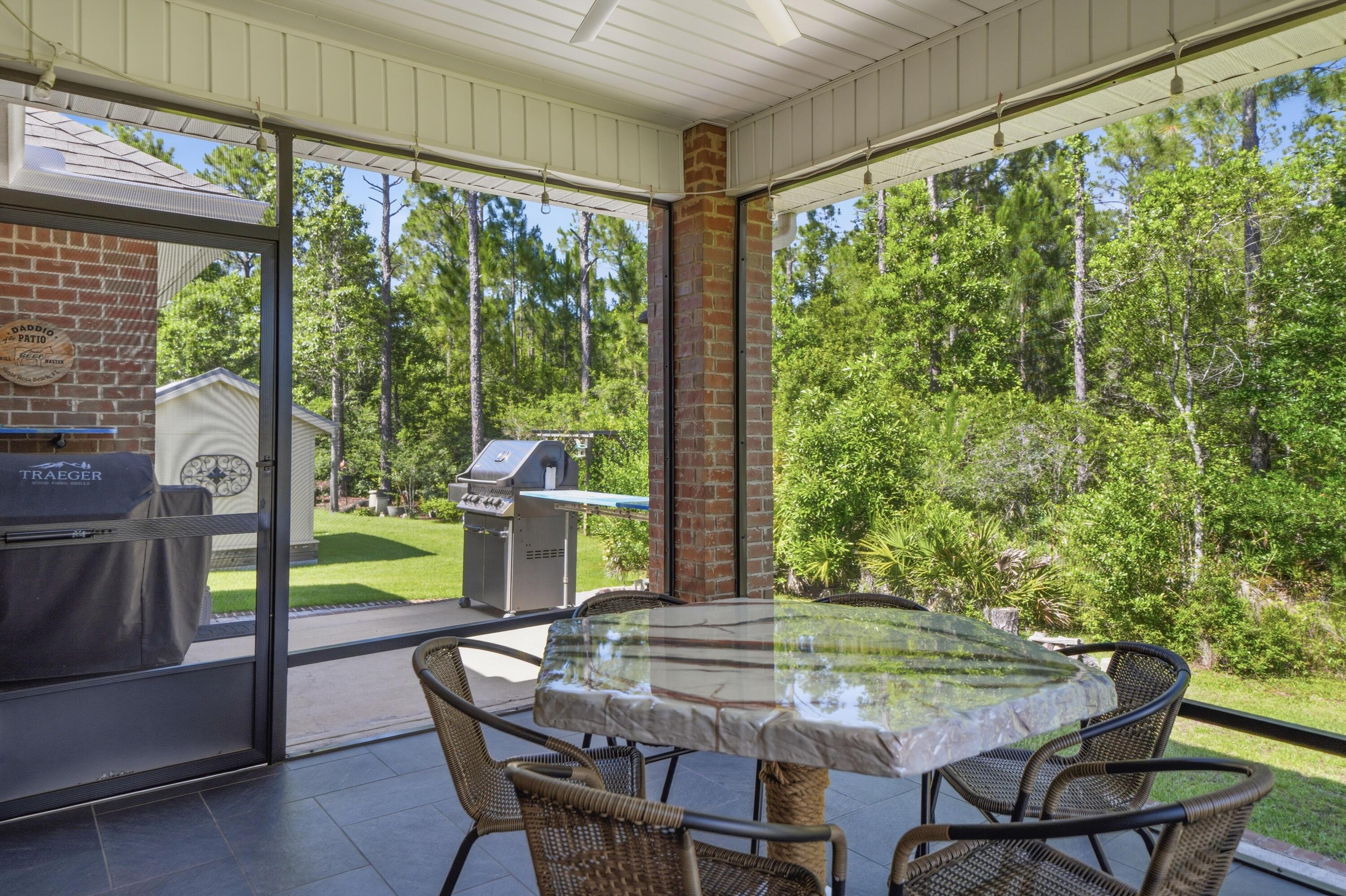Image 4: Screened Florida Room