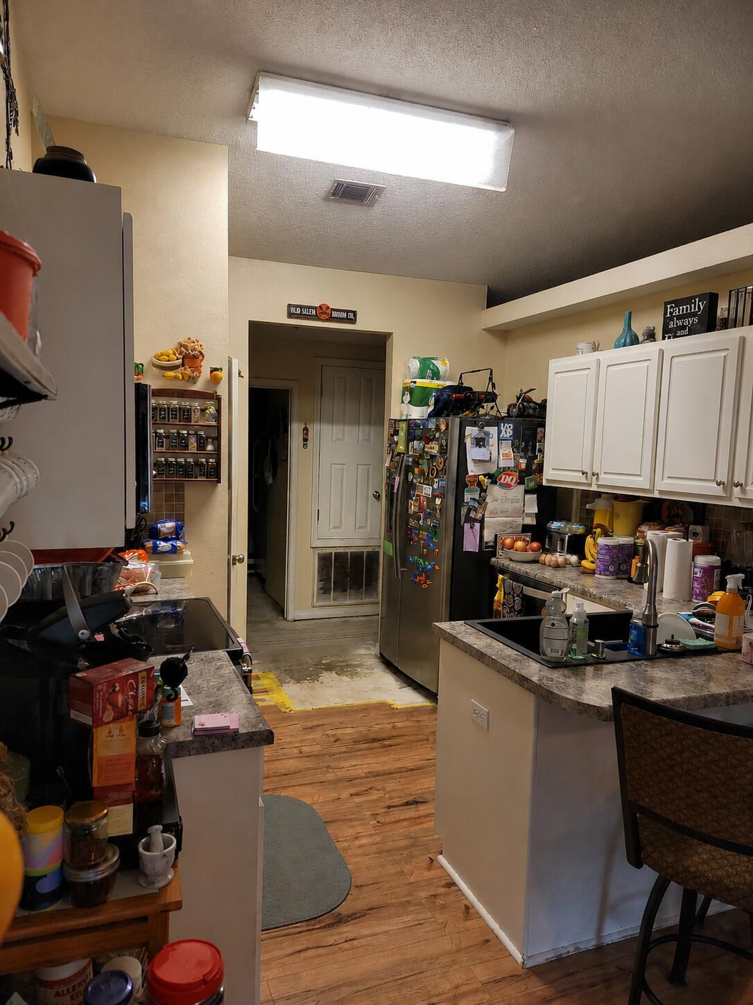 Image 4: Kitchen 2