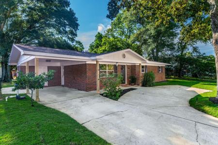 103 NW Virginia Drive
