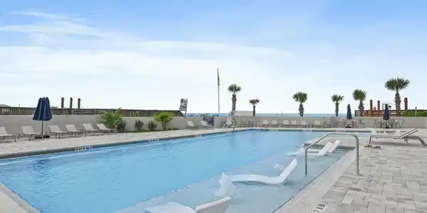 Image 3: 4208 Beachside II