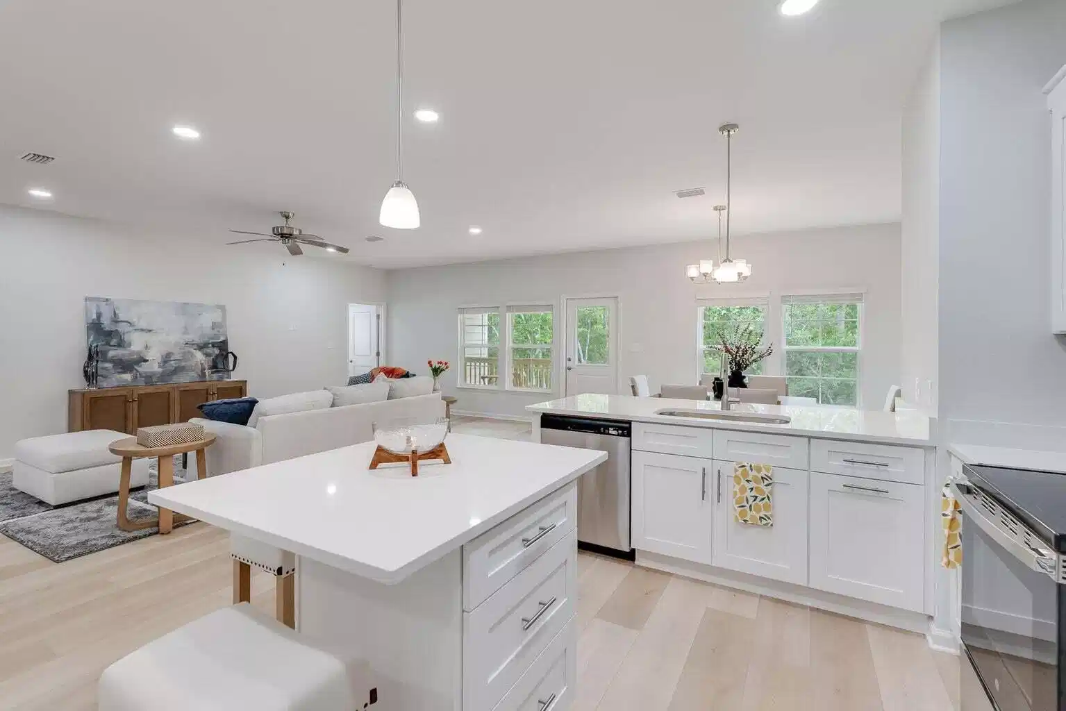 Image 1: Main Living Area/Kitchen