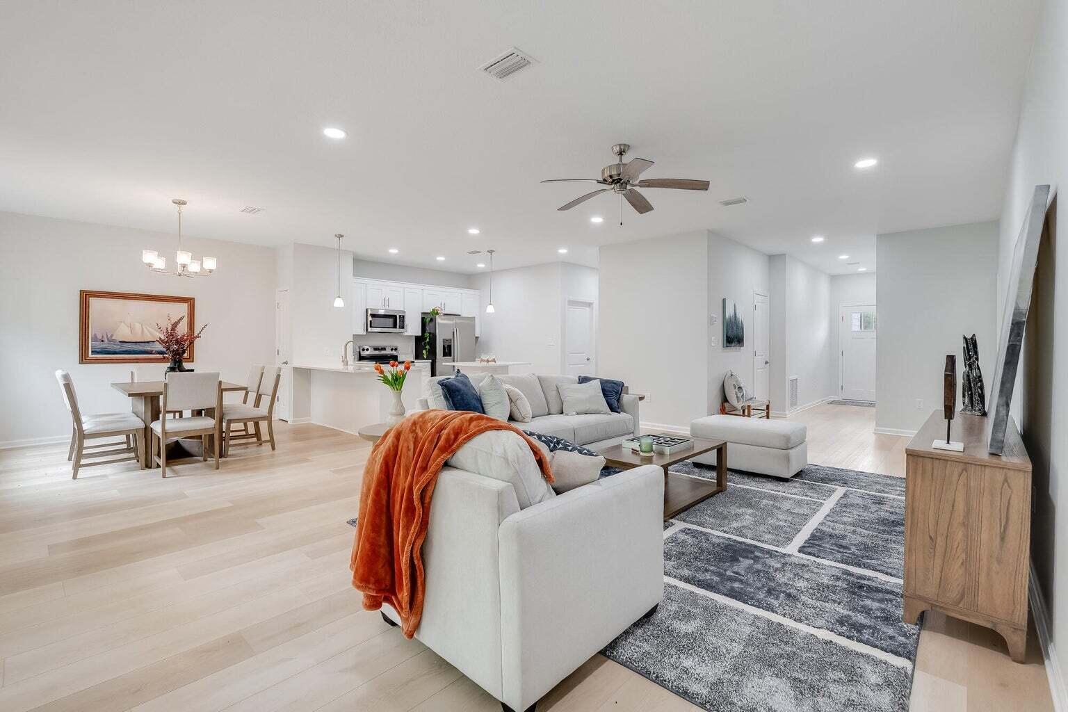 Image 2: Large Open Floorplan