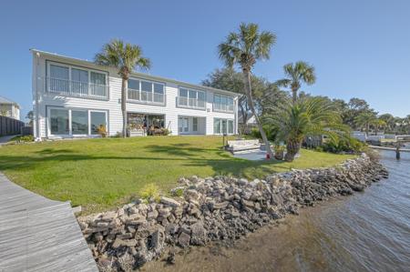 6545 N Lagoon Drive