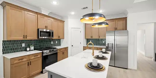 Image 2: Similar Finishes