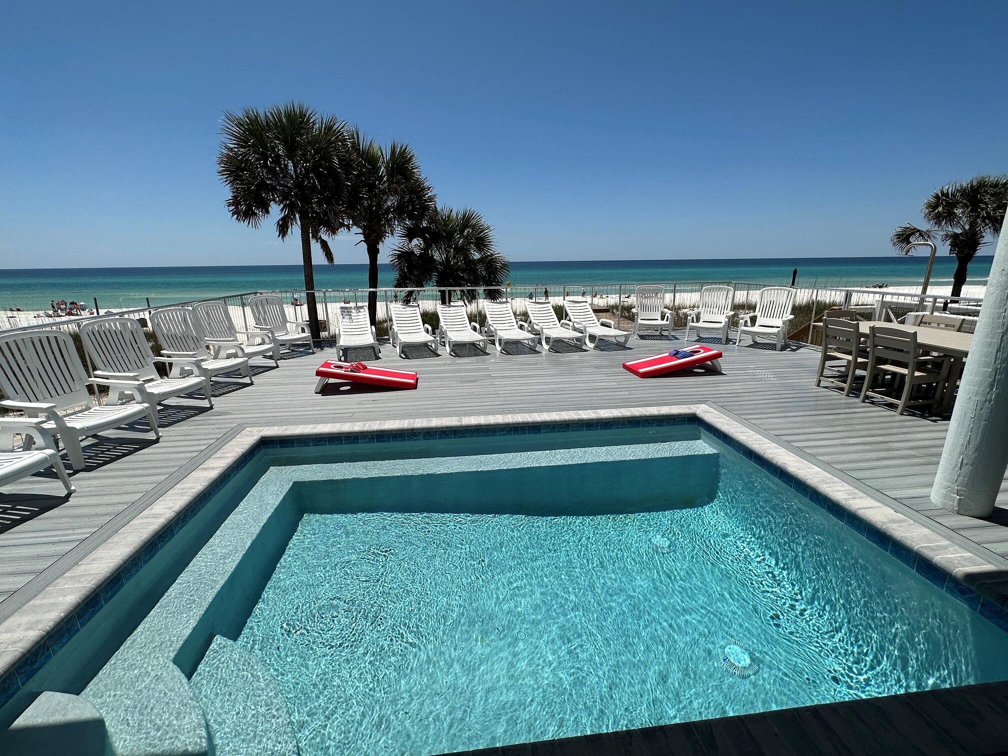 Image 4: pool iphone