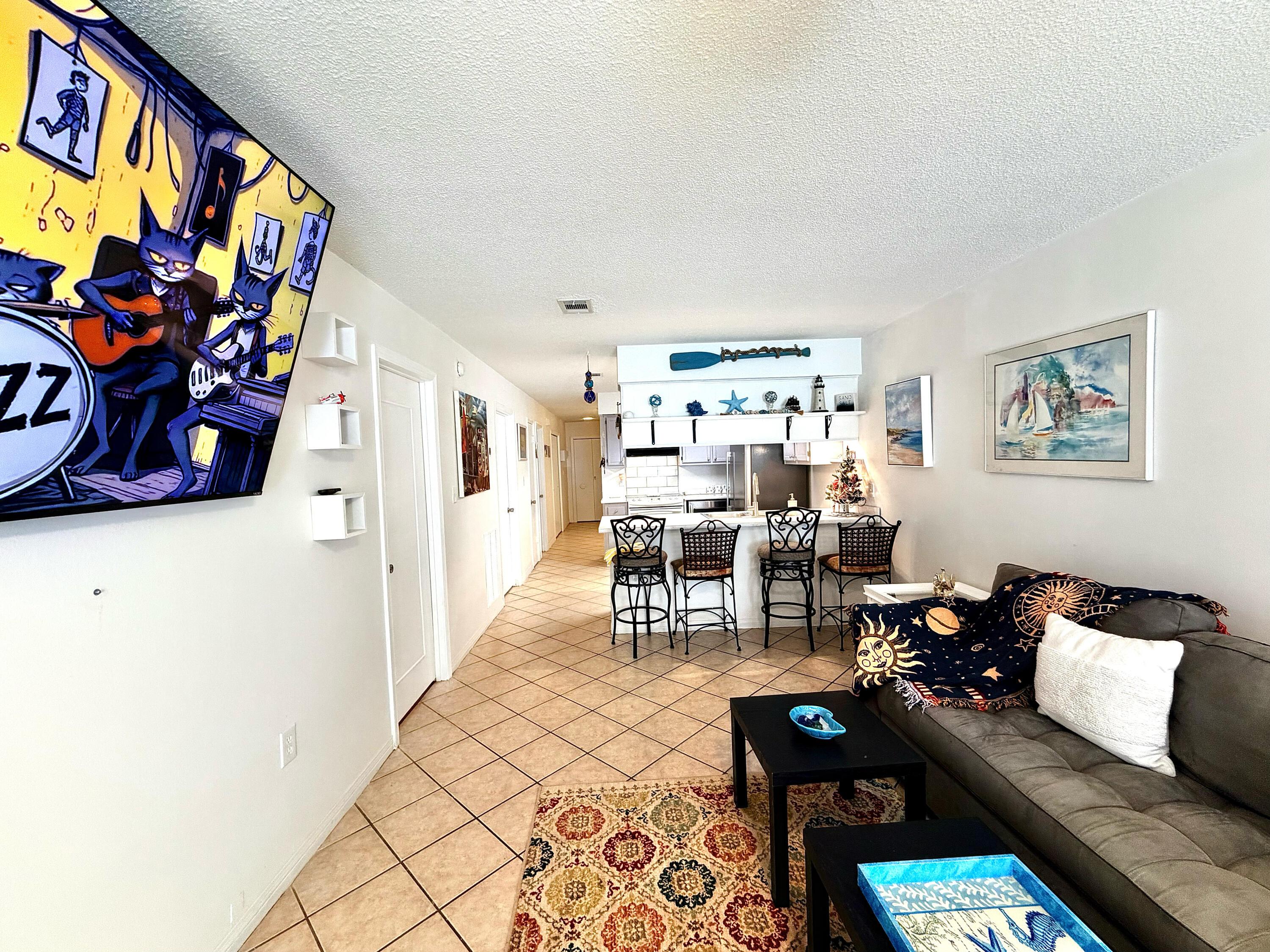 Image 2: LIvingroom