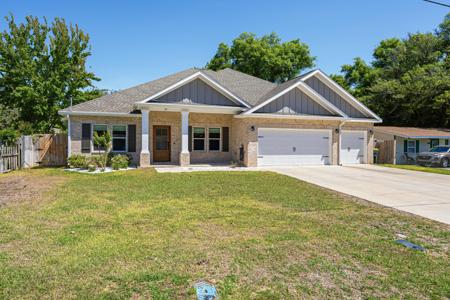 35 NW Highland Drive