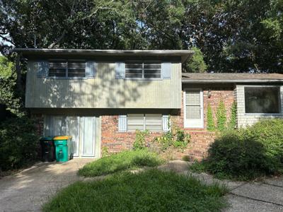 407 Anchors Street