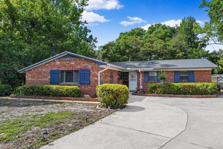 8 NE Fulmar Court