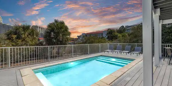 Image 4: Pool