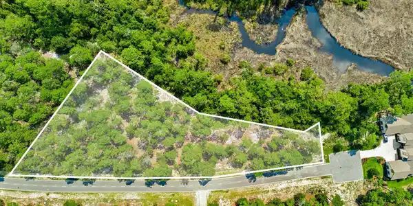 1745 Lost Cove Lane