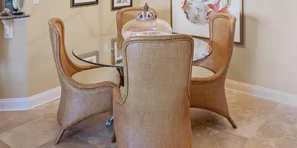 Image 4: Dining