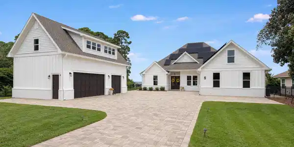 5 Bayshore Drive
