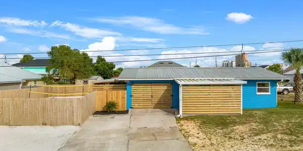 Image 3: 3-web-or-mls-4025-venus-st