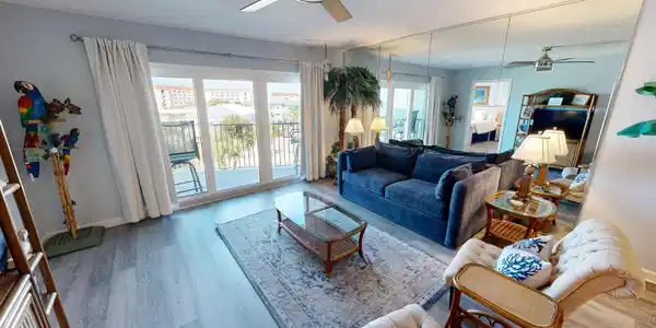 895 Santa Rosa Boulevard