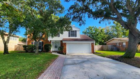 304 NW Briarwood Circle