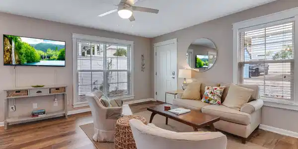 Image 4: 6-web-or-mls-107-brown-st