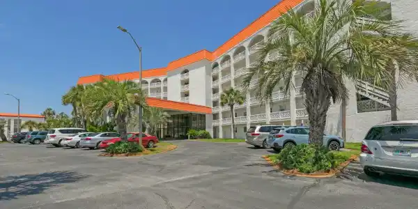 909 Santa Rosa Boulevard