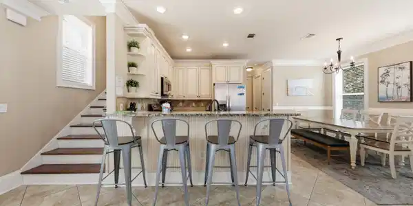 Image 3: MooreMedia_HDR_11