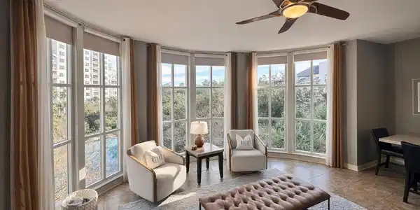 Image 2: Floor to ceiling windows