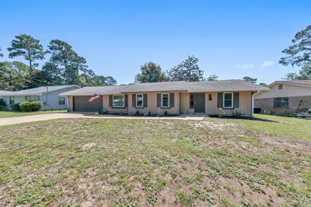 918 Rue De Palms