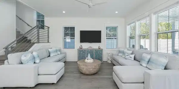 Image 4: 0-7 21-web-or-mls-4553 Luke Ave-17