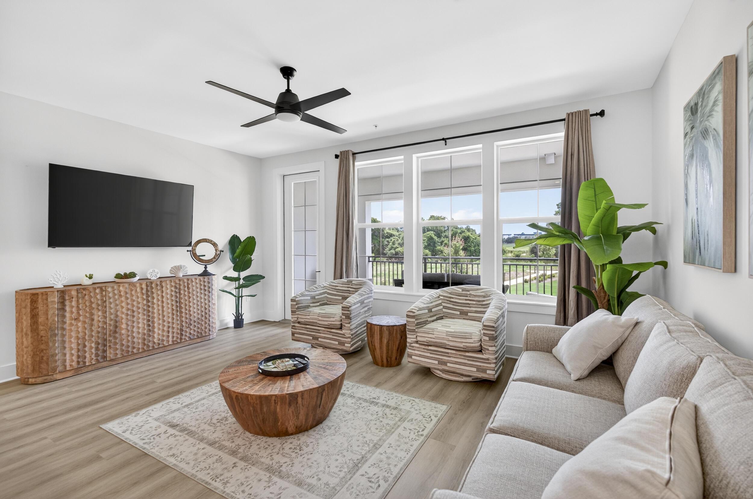 Image 3: Living Area