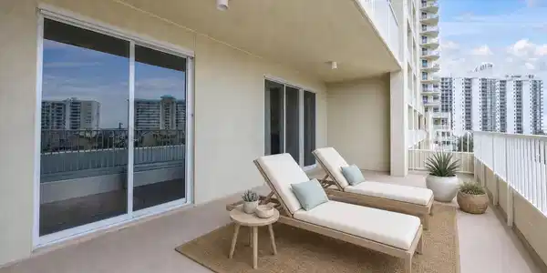 Image 3: Seascape Balcony edit