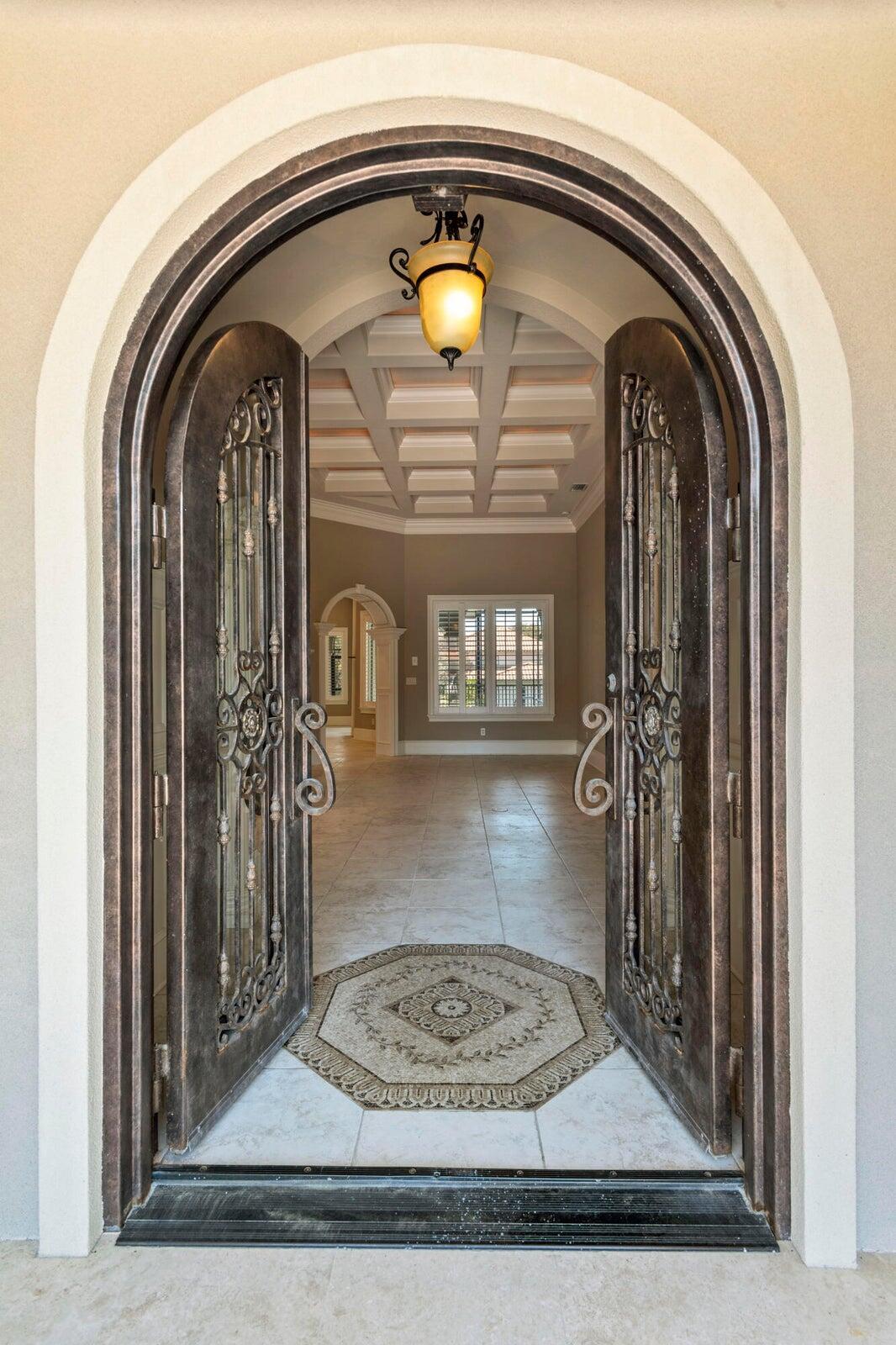 Image 3: Entry