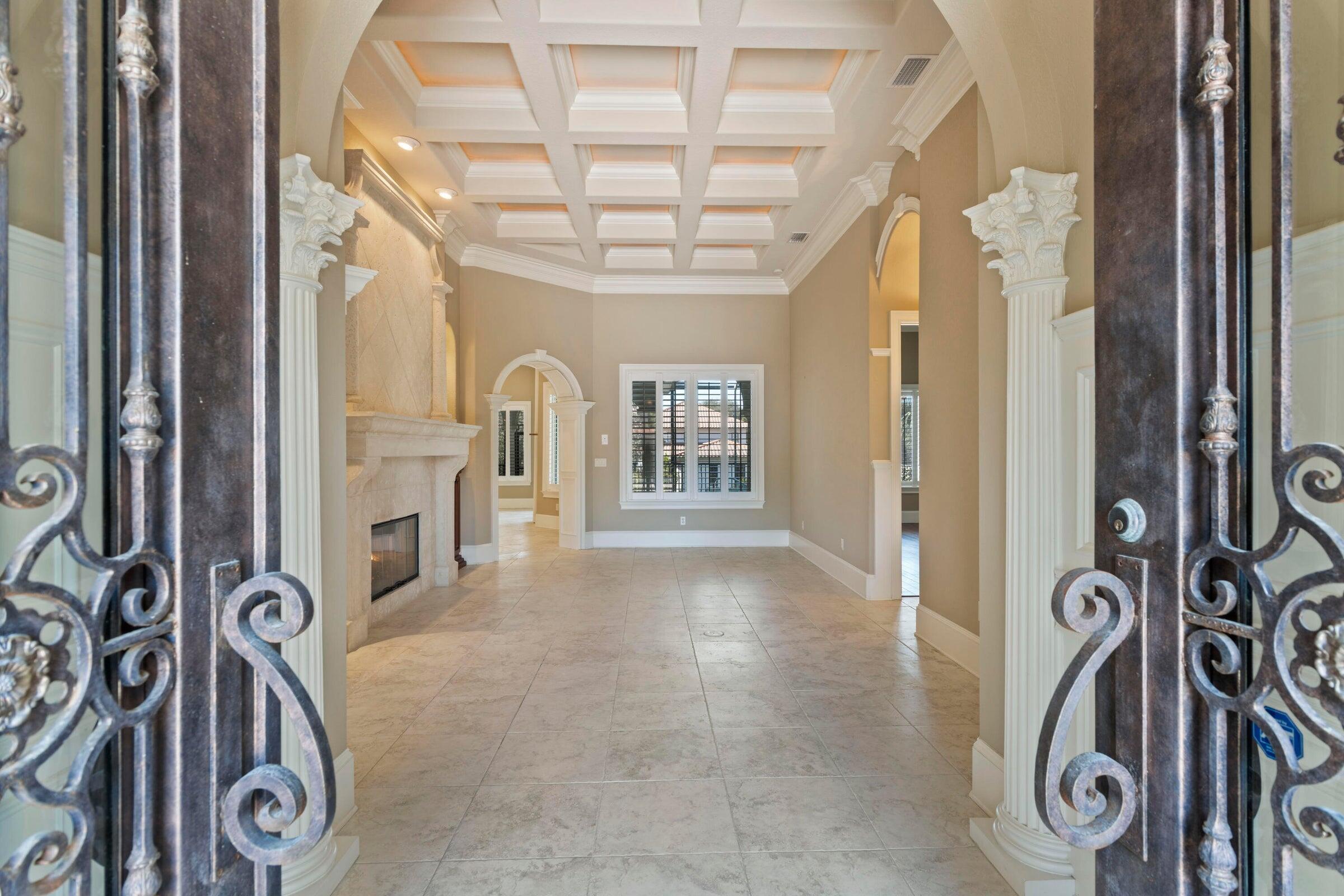 Image 4: Entry Foyer