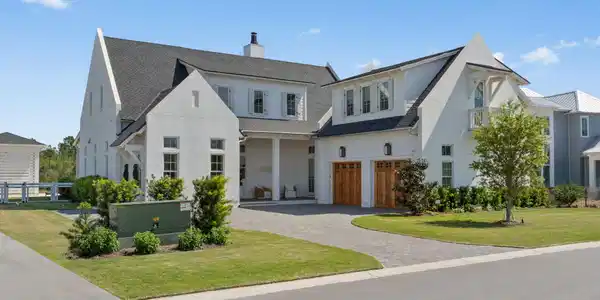 Image 2: 300 Windsong Drive