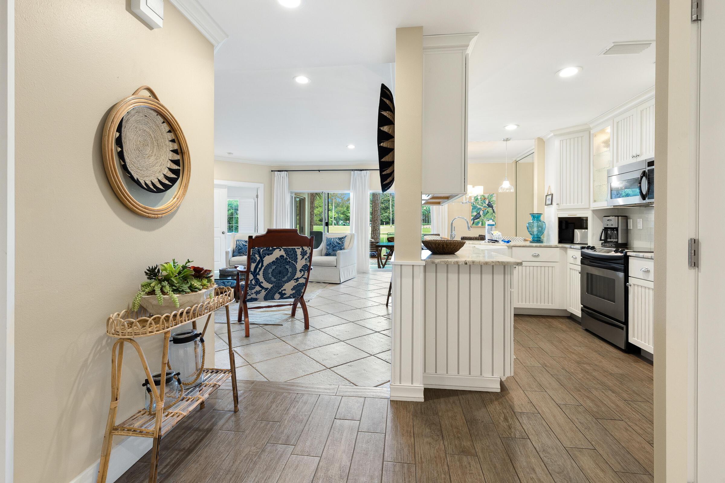 Image 1: Foyer