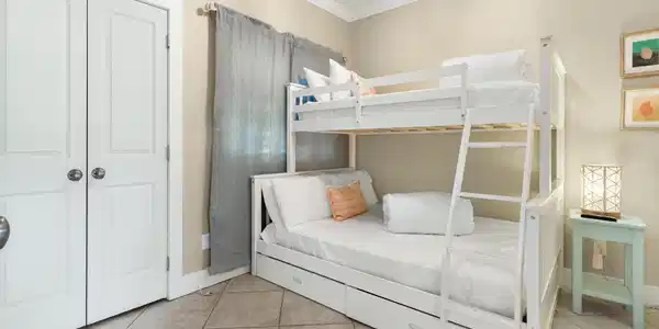 Image 3: Bedroom 2