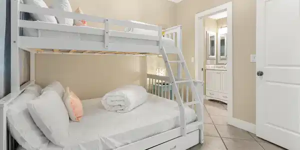 Image 4: Bedroom 2
