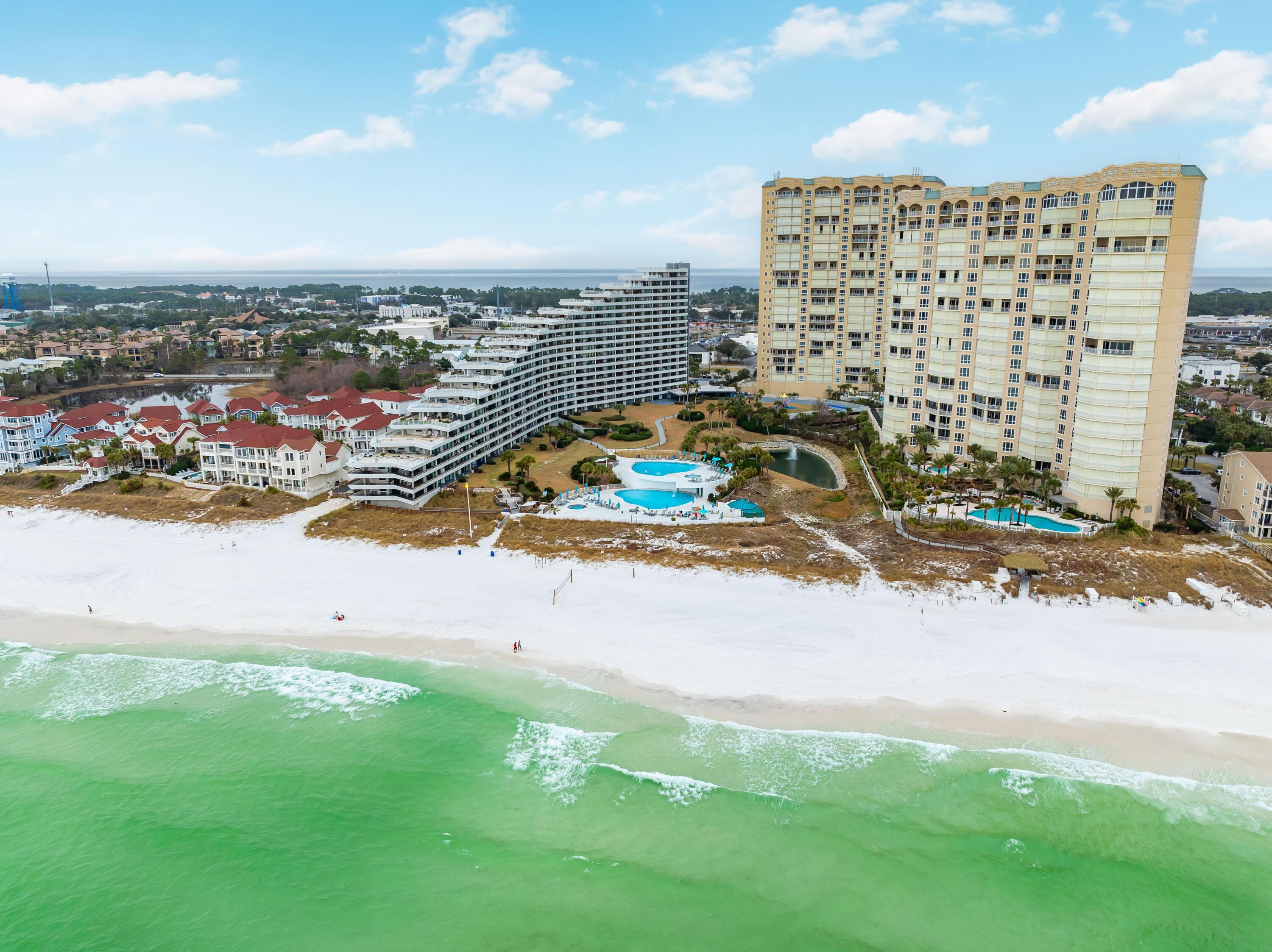 Image 4: Approx. 425' of Beach!