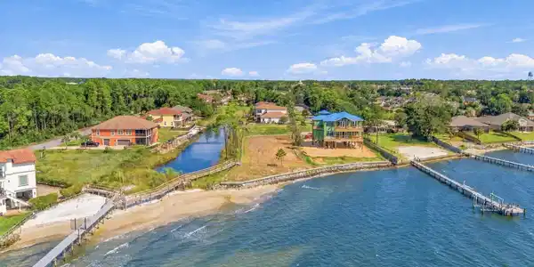 Image 2: Private gated community in East Navarre