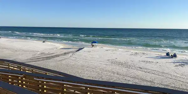 Image 4: 3-beach_pic_daytime