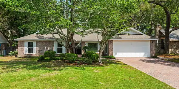 252 E Dominica Circle