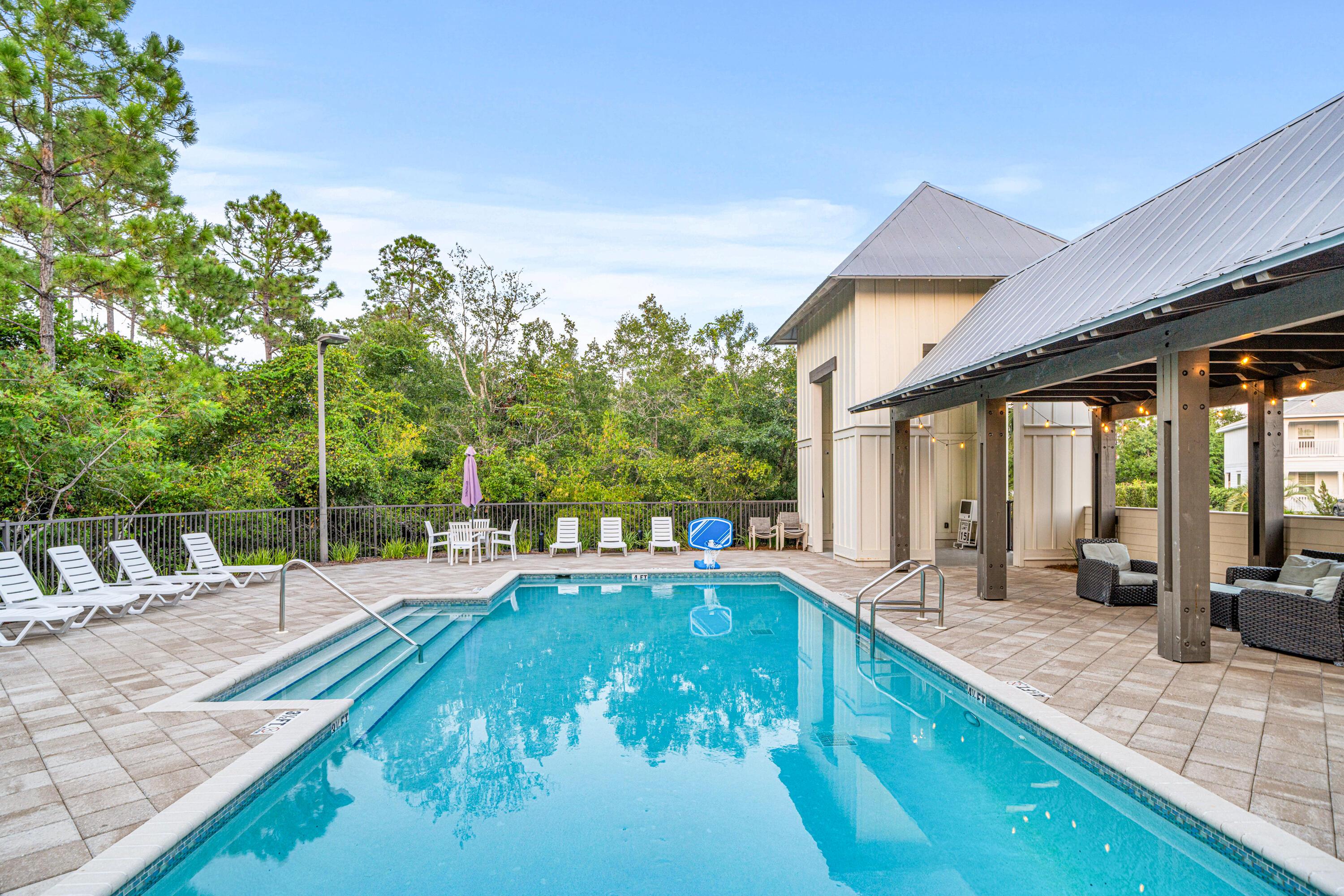 Image 4: Community Pool